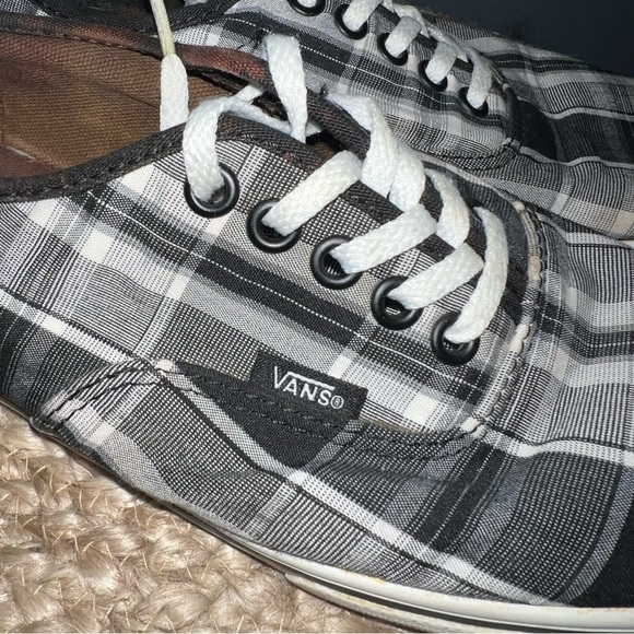 Vans Plaid Sneakers - Picture 2 of 8
